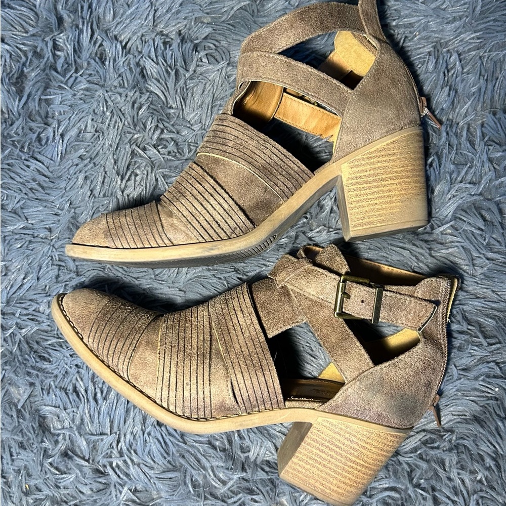 Brown Heeled Shoes